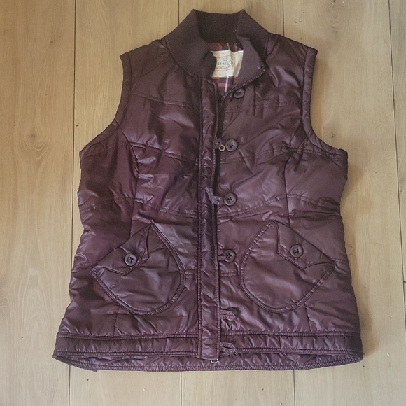 Jackets & Blazers - Stylish Burgundy Quilted Vest for Women
